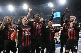 巴黎全力以赴,欧冠四强争夺正酣 巴黎全力以赴,欧冠四强争夺正酣